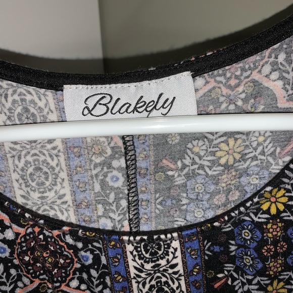 Size sm Blakey tank top - Picture 2 of 2